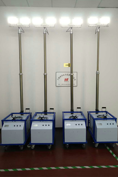 YDC-45充電升降照明燈